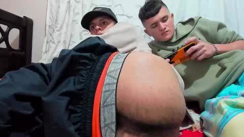 Snapshot of david_latin666_ chatting on February 13, 1:01 am David online show from February 13, 1:01 am