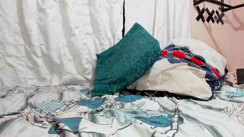 Snapshot of david_latin666_ chatting on February 20, 12:29 am David online show from February 20, 12:29 am