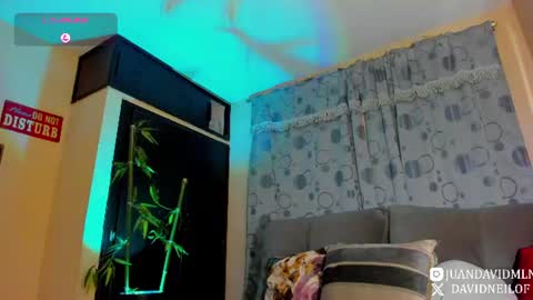 Snapshot of david_neill chatting on June 15, 11:51 pm David Neill online show from June 15, 11:51 pm
