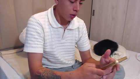 Snapshot of david_savage_ chatting on December 1, 7:41 pm david online show from December 1, 7:41 pm