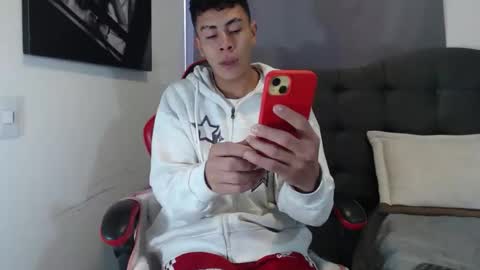 Snapshot of david_savage_ chatting on December 22, 12:35 pm david online show from December 22, 12:35 pm