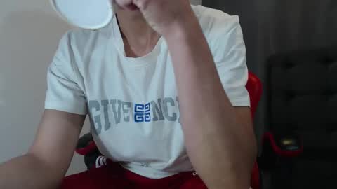 Snapshot of david_savage_ chatting on December 23, 12:41 am david online show from December 23, 12:41 am