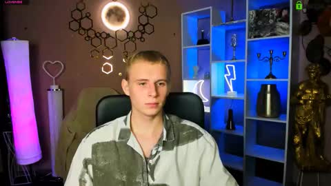 David online show from November 24, 8:08 pm