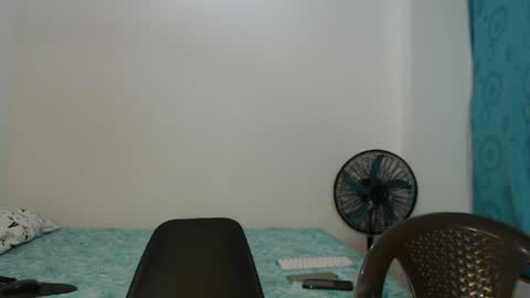 Snapshot of davidberrocal chatting on May 25, 3:45 am DavidSexxx777 online show from May 25, 3:45 am