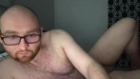 Snapshot of davidker12332147 chatting on February 24, 2:40 am David online show from February 24, 2:40 am