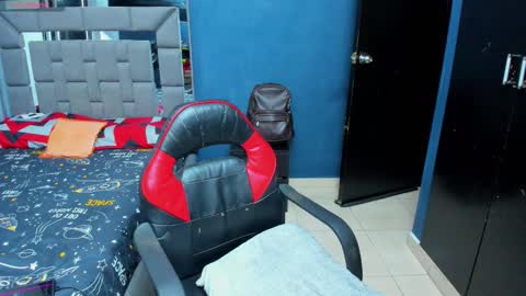 Snapshot of davidro030 chatting on November 19, 2:33 am davidro030 online show from November 19, 2:33 am