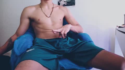 Snapshot of davidsalazar33 chatting on January 14, 11:27 pm davidsalazar33 online show from January 14, 11:27 pm