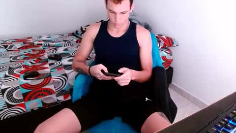 Snapshot of davidsalazar33 chatting on October 22, 9:47 pm davidsalazar33 online show from October 22, 9:47 pm