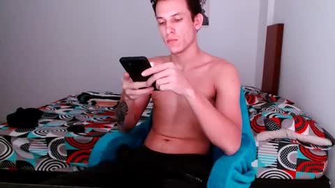 Snapshot of davidsalazar33 chatting on October 28, 5:00 am davidsalazar33 online show from October 28, 5:00 am