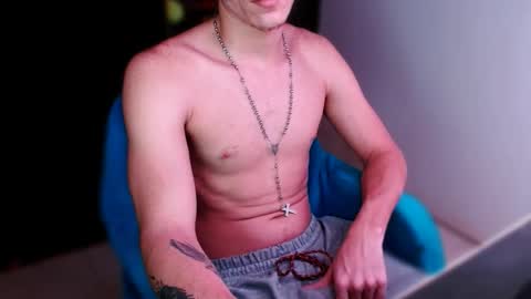 Snapshot of davidsalazar33 chatting on November 2, 10:56 pm davidsalazar33 online show from November 2, 10:56 pm