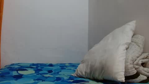 davidth000 online show from May 4, 5:47 am