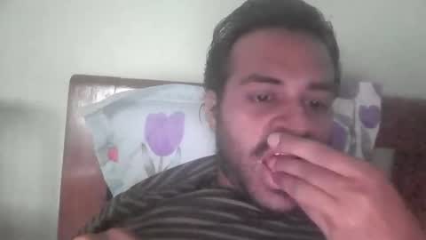 Snapshot of davidvishu975 chatting on May 7, 9:36 am Dude97 online show from May 7, 9:36 am