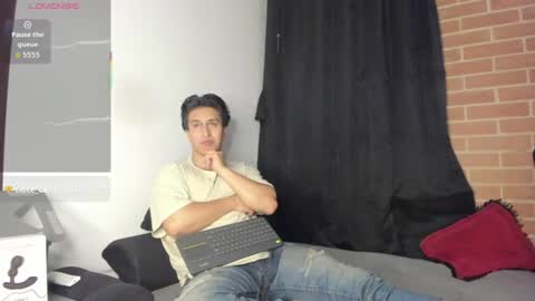 Snapshot of davidx_x21 chatting on June 27, 7:57 am davidx_x21 online show from June 27, 7:57 am