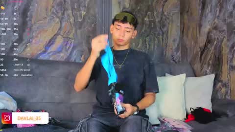 Snapshot of daviid_laid_ chatting on May 6, 8:03 pm David online show from May 6, 8:03 pm