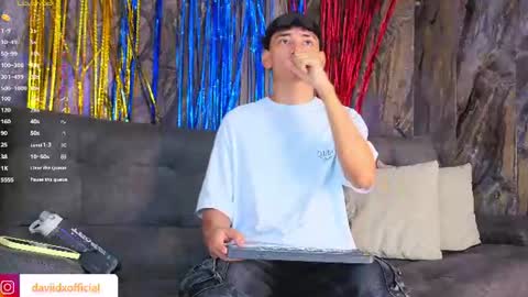 Snapshot of daviid_laid_ chatting on June 24, 2:27 pm David online show from June 24, 2:27 pm
