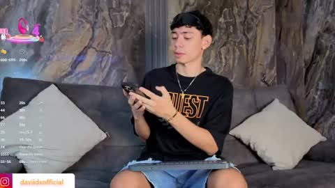 Snapshot of daviid_laid_ chatting on July 20, 4:09 pm David online show from July 20, 4:09 pm