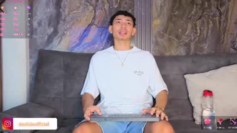 Snapshot of daviid_laid_ chatting on July 27, 1:51 pm David online show from July 27, 1:51 pm
