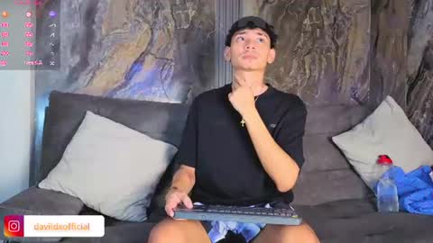Snapshot of daviid_laid_ chatting on July 28, 8:52 pm David online show from July 28, 8:52 pm