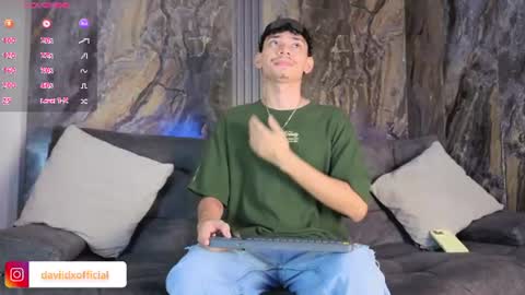 Snapshot of daviid_laid_ chatting on August 5, 12:08 pm David online show from August 5, 12:08 pm