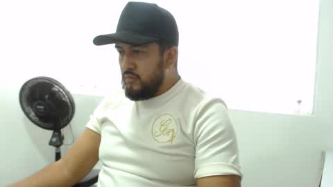 Snapshot of daviko07 chatting on December 15, 8:24 pm daviko07 online show from December 15, 8:24 pm