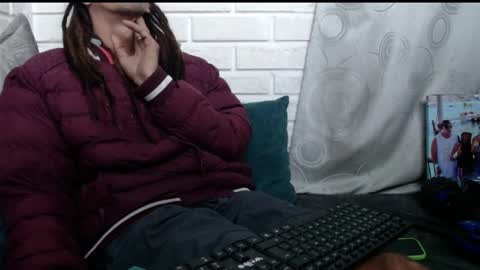 Snapshot of davils12 chatting on January 29, 6:12 am DAVILS online show from January 29, 6:12 am