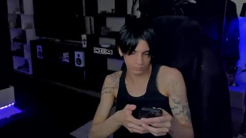 Snapshot of davisross chatting on July 9, 12:09 pm davis online show from July 9, 12:09 pm