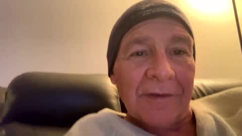 Snapshot of dawatertiger chatting on October 27, 4:27 am dawatertiger online show from October 27, 4:27 am