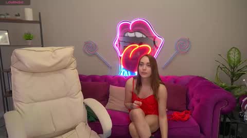 DawnGwin      Sasha online show from March 12, 6:52 am