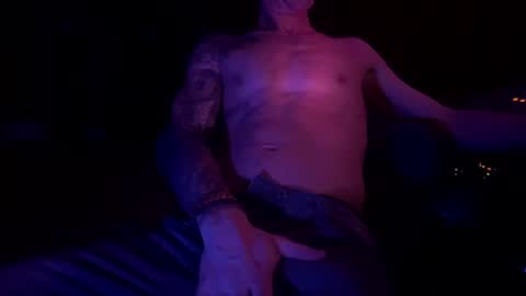 Snapshot of day__tripper chatting on January 23, 7:43 am day  tripper online show from January 23, 7:43 am