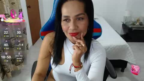 Snapshot of dayanna_11 chatting on July 15, 3:45 am DAYANNA online show from July 15, 3:45 am