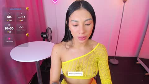 Snapshot of dayanna_tecca chatting on December 24, 11:00 pm I am Dayanna  tecca online show from December 24, 11:00 pm