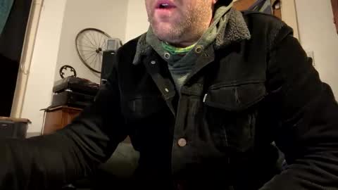 Snapshot of dayblue chatting on December 4, 10:46 am dayblue online show from December 4, 10:46 am