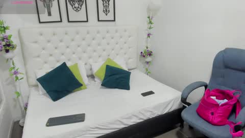 dayhan_santos online show from October 7, 10:45 am