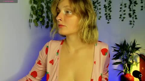 dayna_sunset online show from May 2, 3:33 am