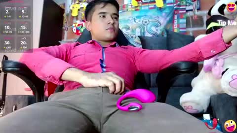 Snapshot of dayro_dduran chatting on June 21, 7:05 pm dayro_dduran online show from June 21, 7:05 pm