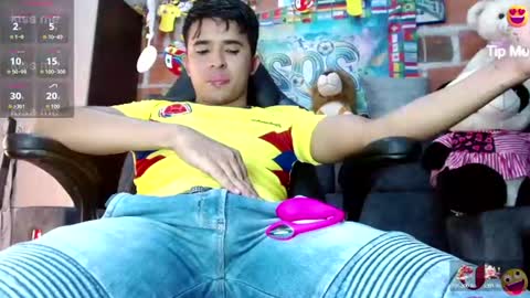 Snapshot of dayro_dduran chatting on June 23, 8:07 pm dayro_dduran online show from June 23, 8:07 pm