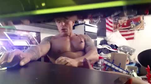 Snapshot of daywalker2013 chatting on November 19, 11:38 pm Millenium online show from November 19, 11:38 pm