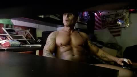 Snapshot of daywalker2013 chatting on December 18, 9:37 am Millenium online show from December 18, 9:37 am