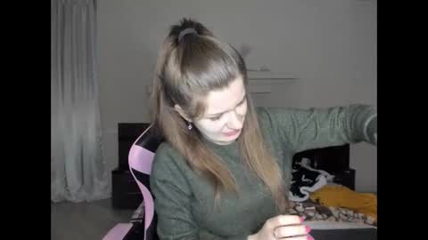 dazdrasmigdasue online show from February 9, 3:45 pm