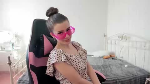 dazdrasmigdasue online show from March 9, 1:15 pm