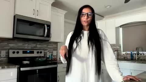 Dazey online show from June 17, 6:42 pm