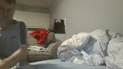 Snapshot of dazzill chatting on November 19, 12:21 am Dazzill online show from November 19, 12:21 am