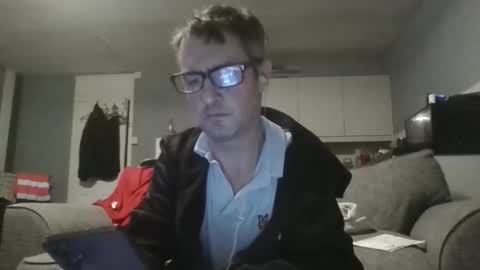 Snapshot of dazzill chatting on December 17, 6:47 pm Dazzill online show from December 17, 6:47 pm