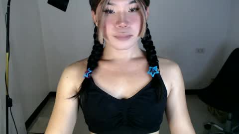 dazzzlingcarol online show from June 25, 9:47 am