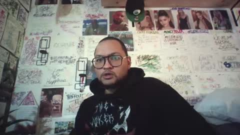 Snapshot of dbeamon92 chatting on June 5, 10:21 am dbeamon92 online show from June 5, 10:21 am
