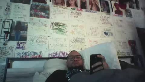 Snapshot of dbeamon92 chatting on June 8, 1:33 pm dbeamon92 online show from June 8, 1:33 pm