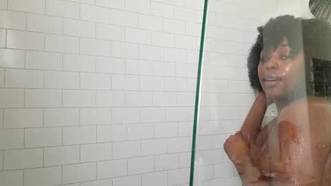 Snapshot of dchcco chatting on December 30, 2:40 pm Duchess Coco - Coco Puffs online show from December 30, 2:40 pm