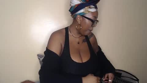 Snapshot of dchcco chatting on January 26, 1:20 am Duchess Coco - Coco Puffs online show from January 26, 1:20 am