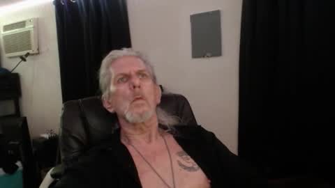 Snapshot of deaconoddeye chatting on December 14, 7:58 am deaconoddeye online show from December 14, 7:58 am