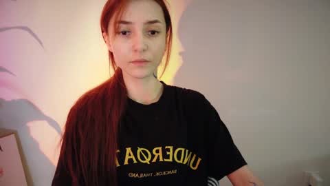 Snapshot of dead_girll chatting on May 5, 11:02 pm freak online show from May 5, 11:02 pm